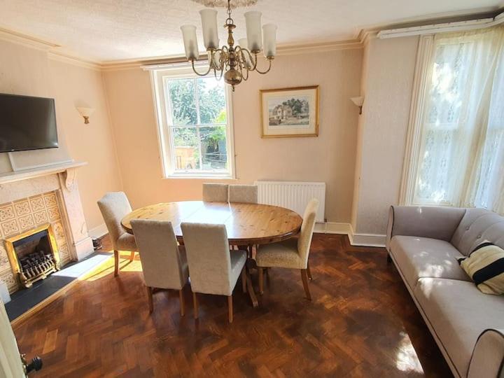 Spectacular Period Property Located In Leicester Buitenkant foto